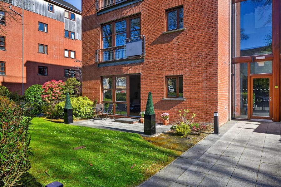 Apt B1 Malone Square