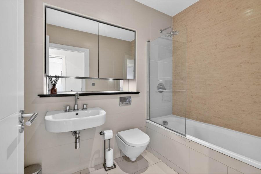 Apt B1 Malone Square