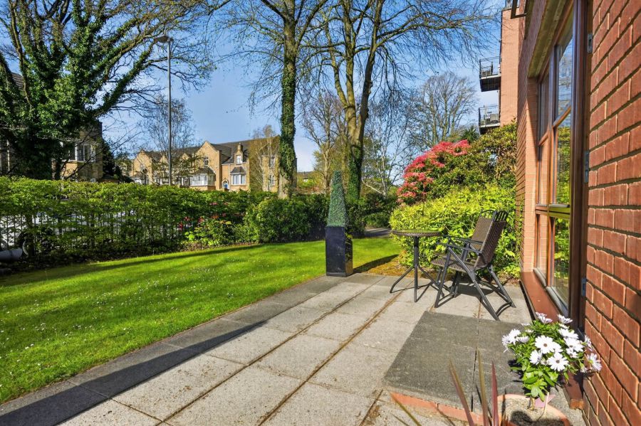 Apt B1 Malone Square