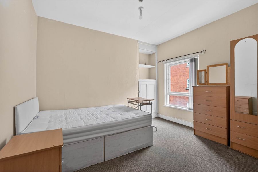 Apt 2 3 Abercorn Street