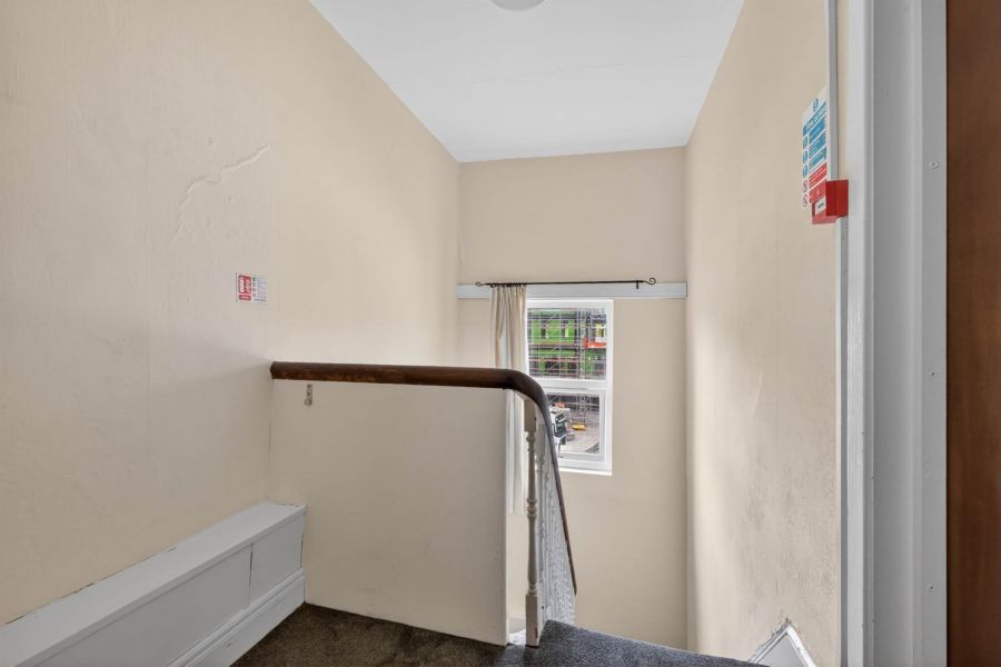 Apt 2 3 Abercorn Street