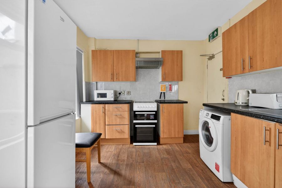 Apt 2 3 Abercorn Street