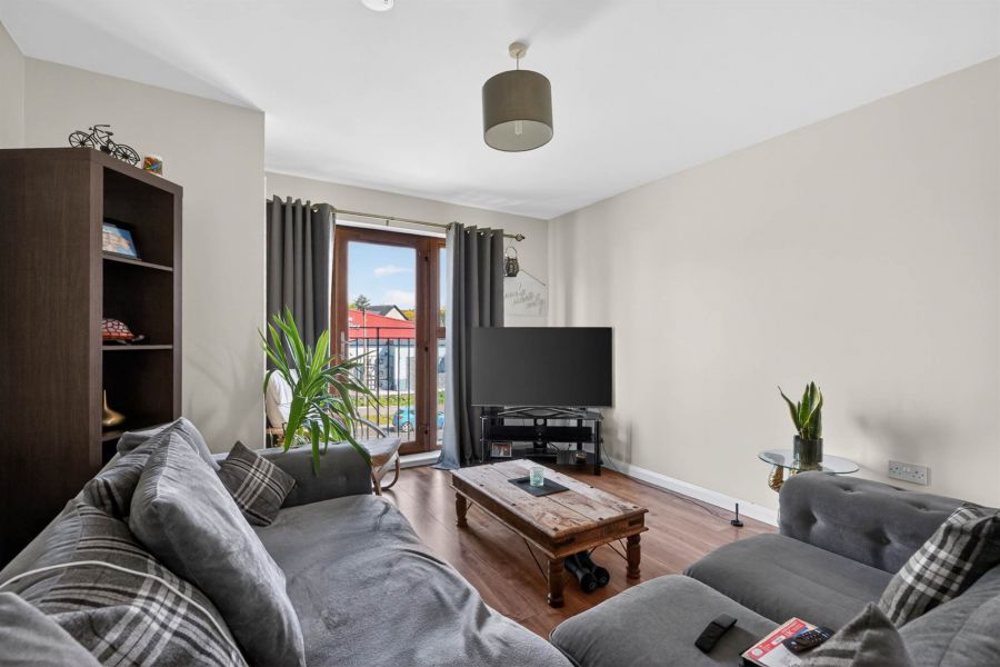 Apt 4 288 Antrim Road