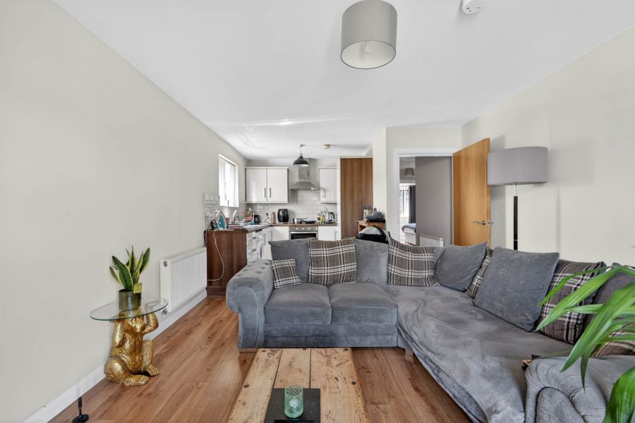 Apt 4 288 Antrim Road