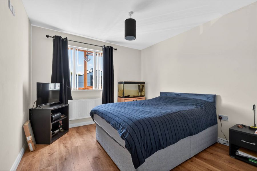 Apt 4 288 Antrim Road
