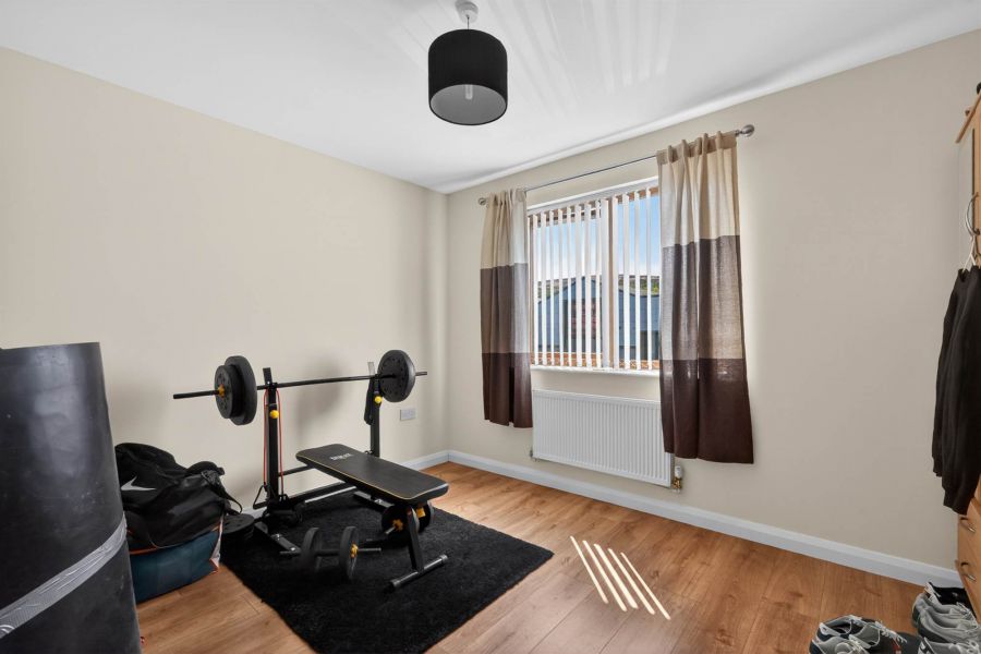 Apt 4 288 Antrim Road