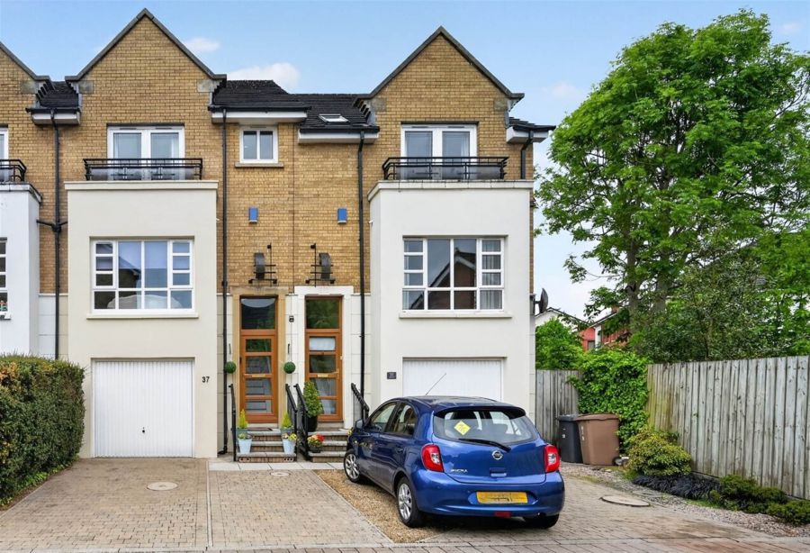 37 Oakleigh Park