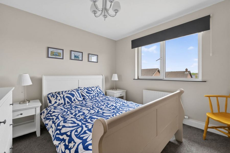 37 Oakleigh Park