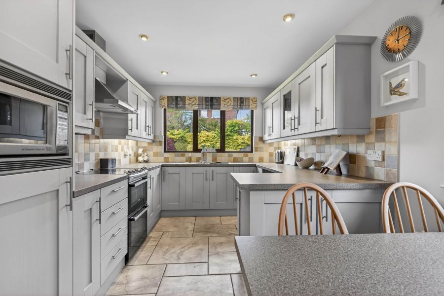 2 Knightsbridge Manor
