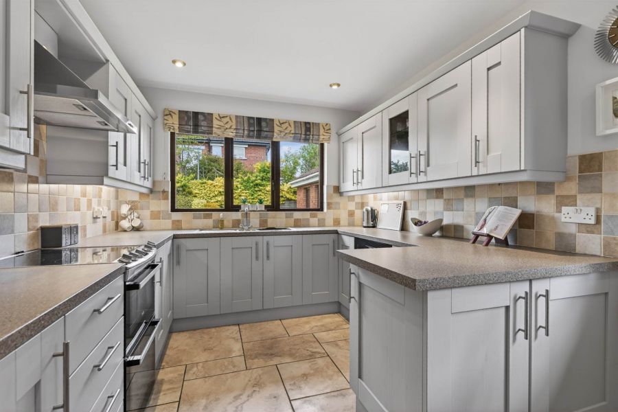 2 Knightsbridge Manor