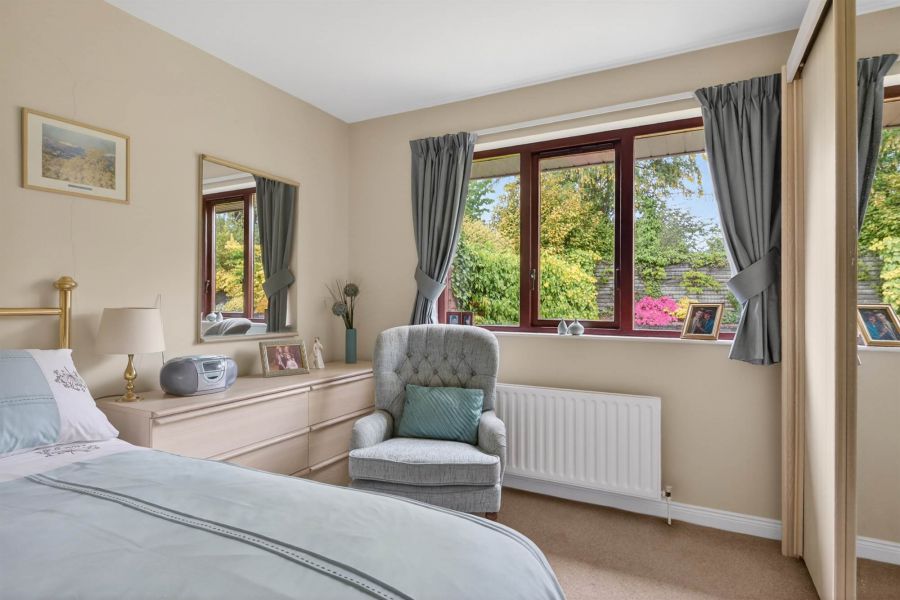 2 Knightsbridge Manor