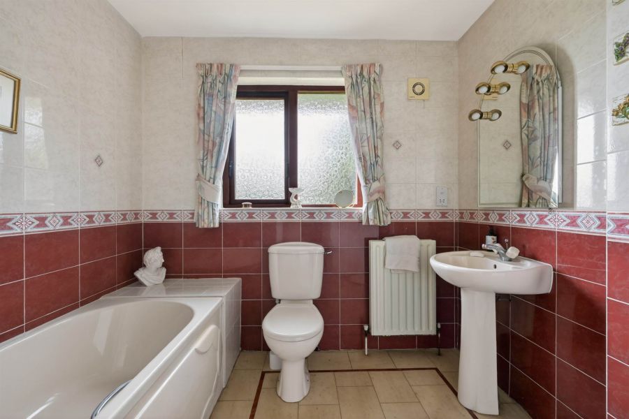 2 Knightsbridge Manor