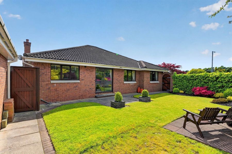 2 Knightsbridge Manor