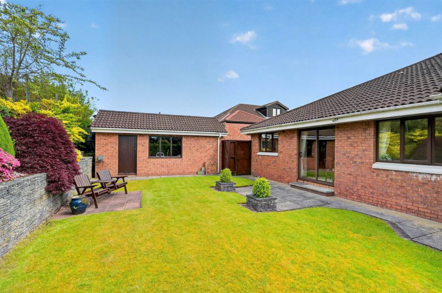 2 Knightsbridge Manor