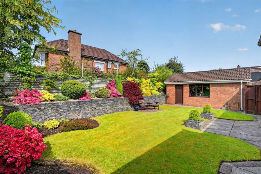 2 Knightsbridge Manor