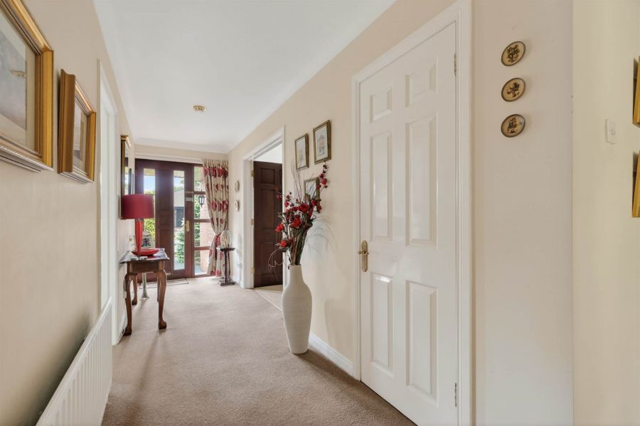 2 Knightsbridge Manor