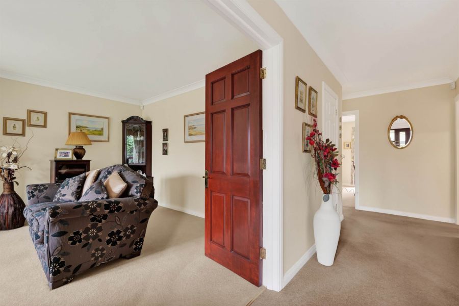2 Knightsbridge Manor