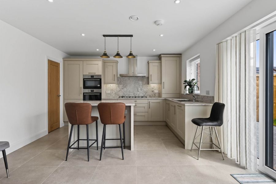31 Baronsgrange Green