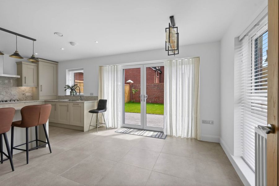 31 Baronsgrange Green