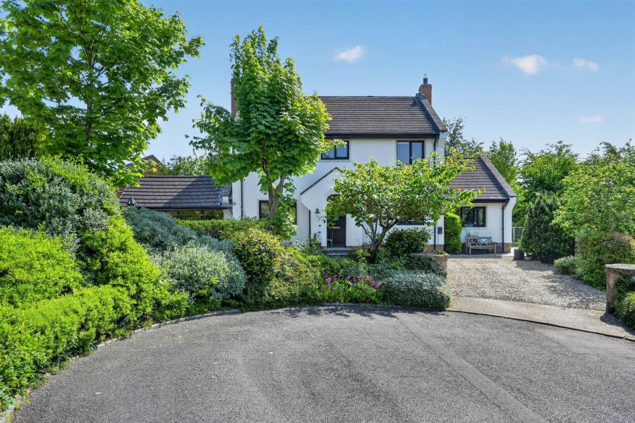 12 Royal Lodge Avenue, Newtownbreda, Belfast, BT8 7YR