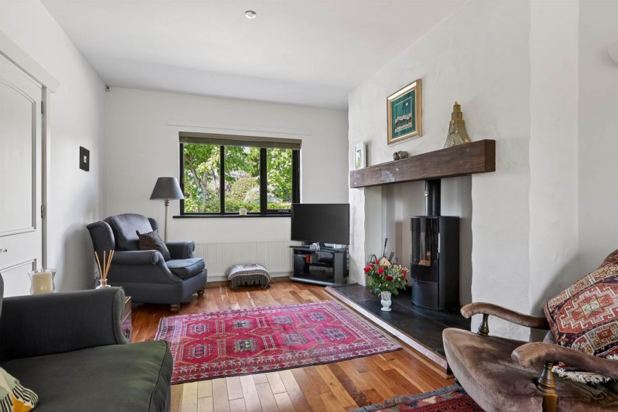 12 Royal Lodge Avenue