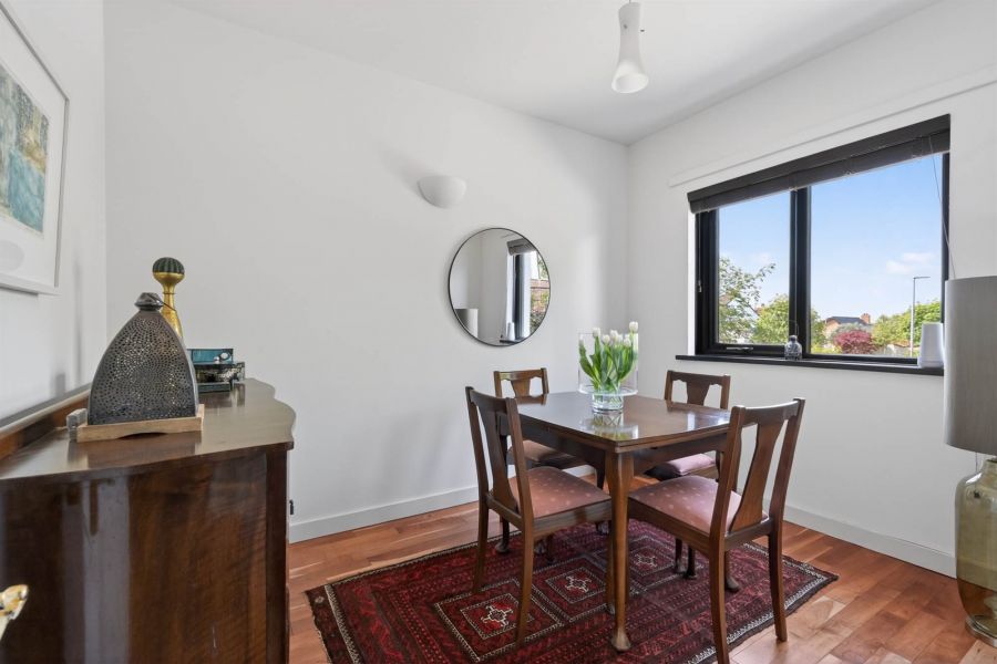12 Royal Lodge Avenue