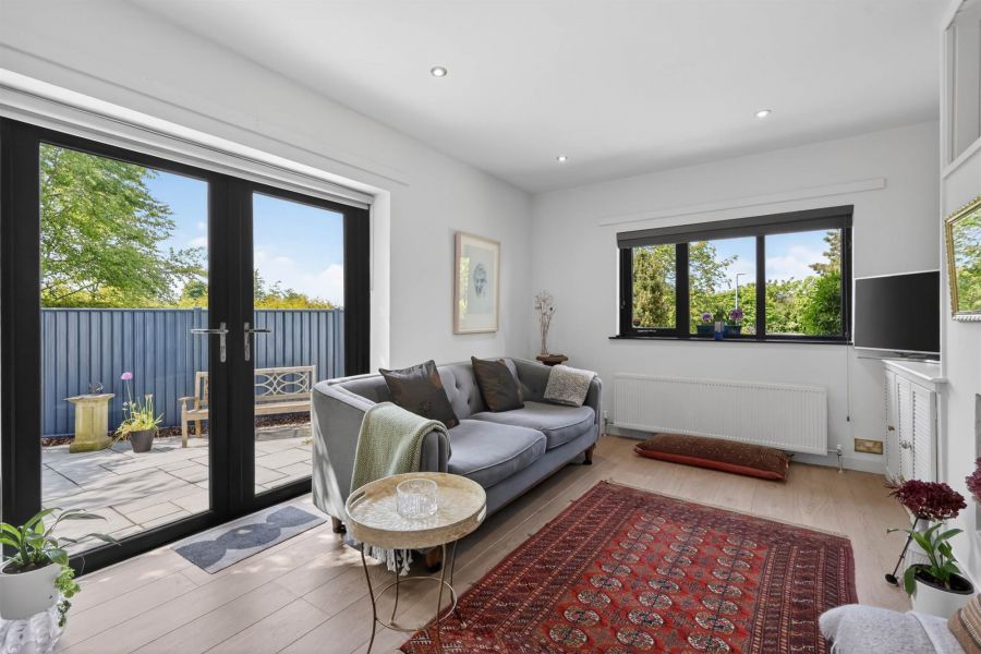 12 Royal Lodge Avenue