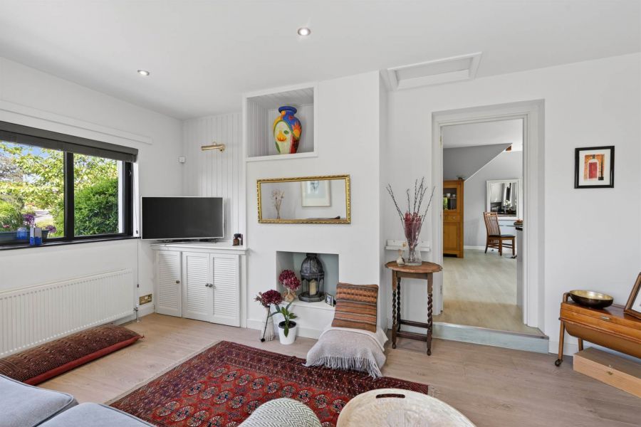 12 Royal Lodge Avenue