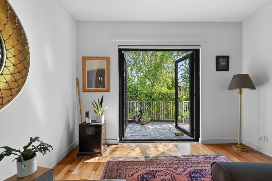 12 Royal Lodge Avenue
