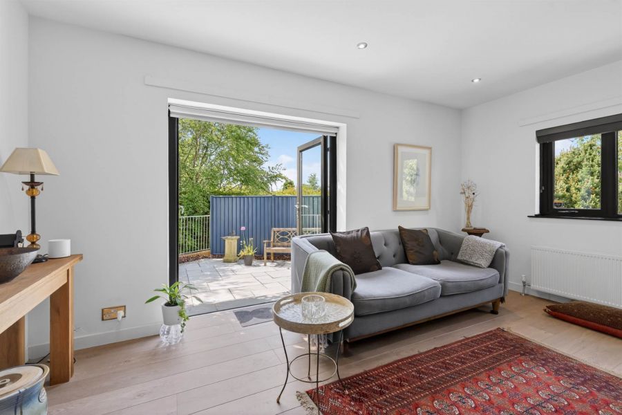12 Royal Lodge Avenue