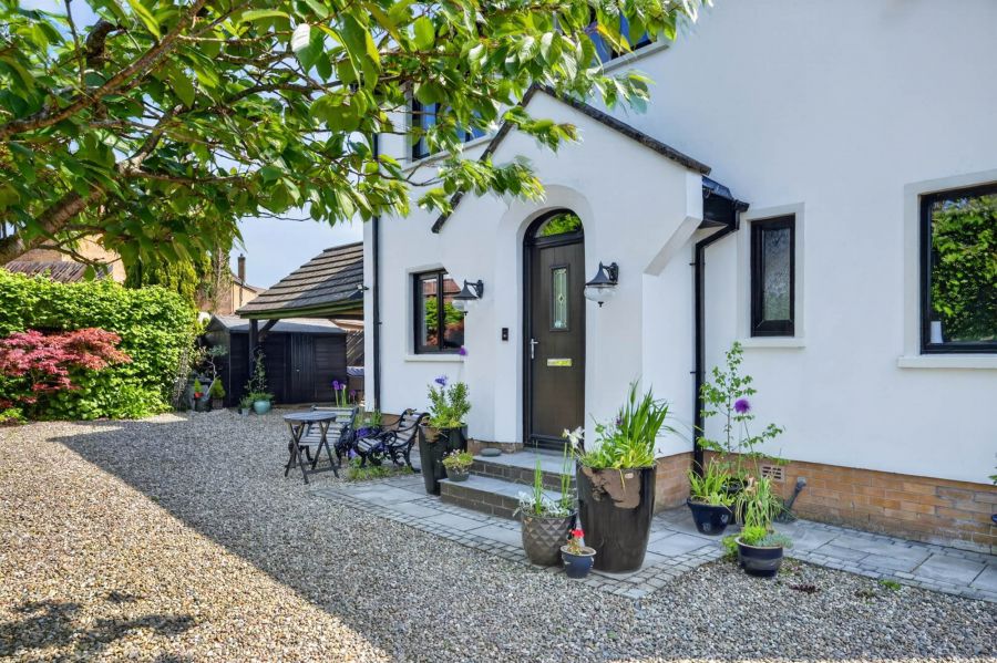 12 Royal Lodge Avenue