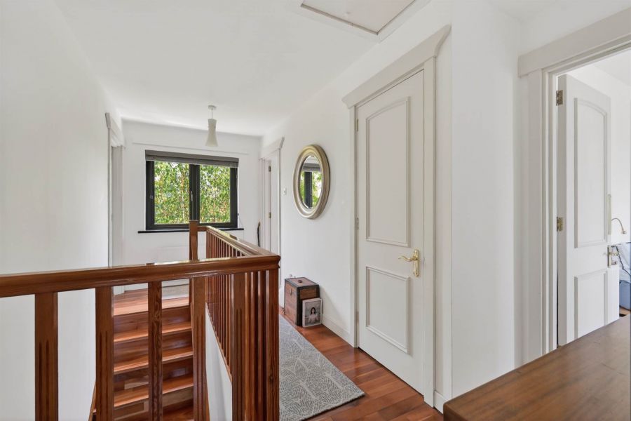 12 Royal Lodge Avenue