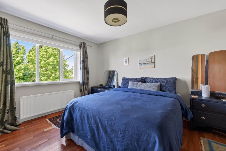 12 Royal Lodge Avenue