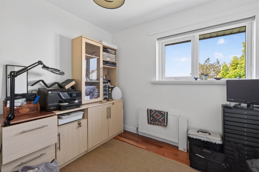 12 Royal Lodge Avenue