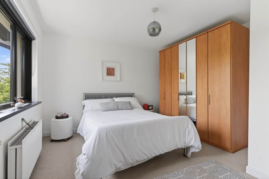 12 Royal Lodge Avenue