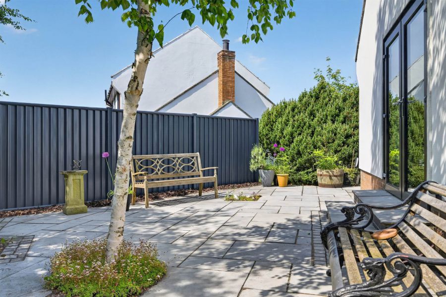 12 Royal Lodge Avenue