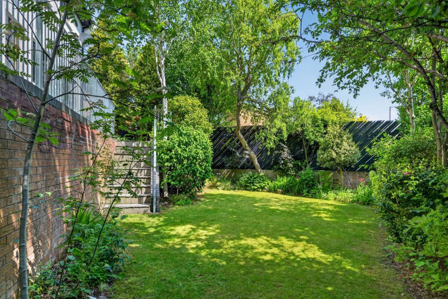 12 Royal Lodge Avenue