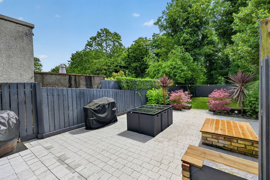 60 Upper Lisburn Road