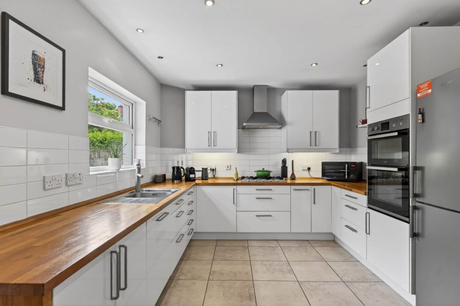 3 Ravensdene Park