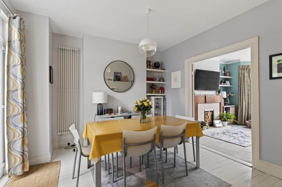 3 Ravensdene Park