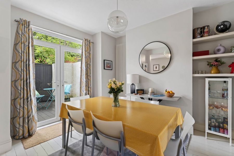 3 Ravensdene Park