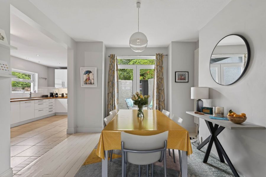3 Ravensdene Park