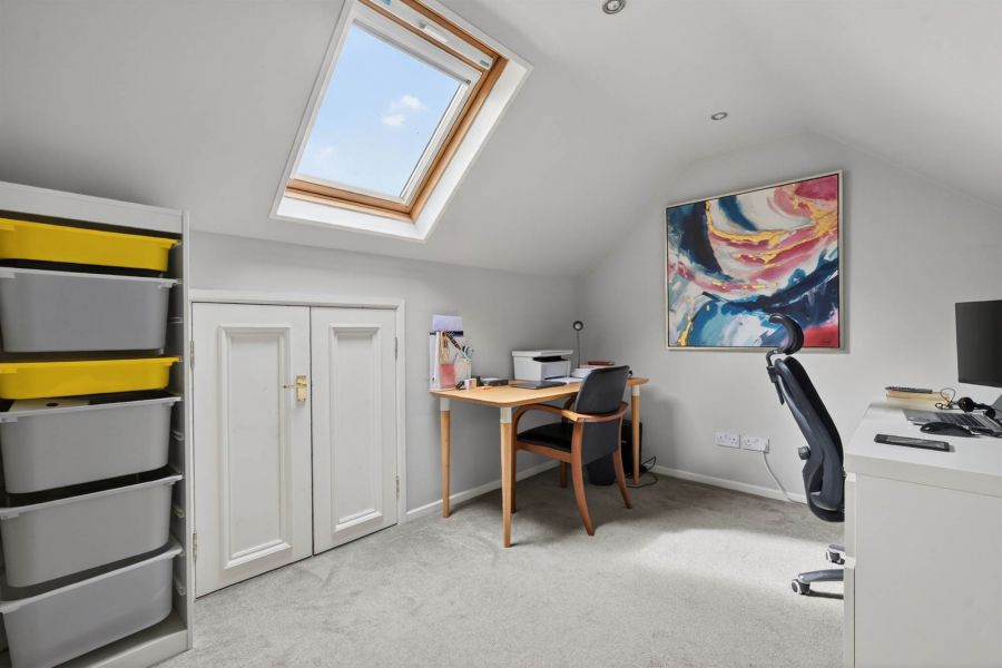 3 Ravensdene Park