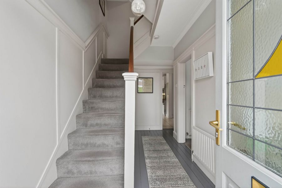 3 Ravensdene Park