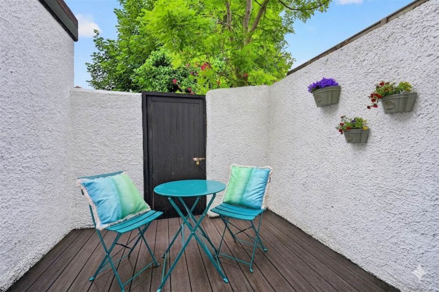 3 Ravensdene Park