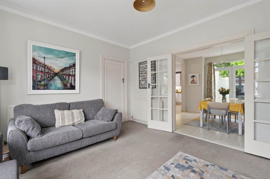 3 Ravensdene Park