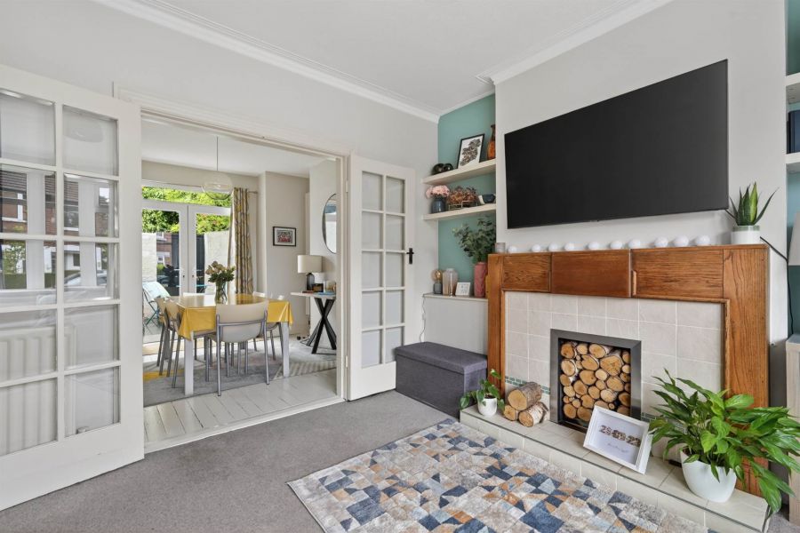 3 Ravensdene Park