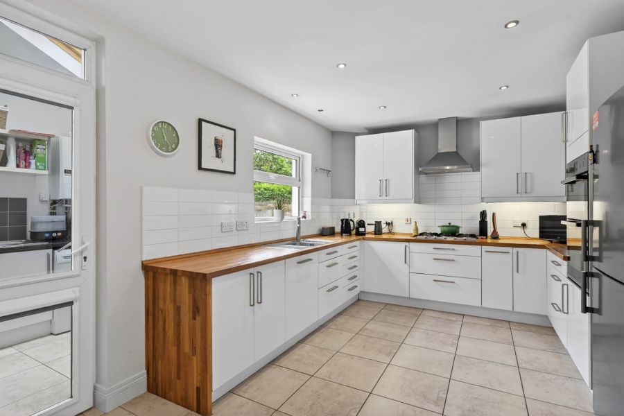 3 Ravensdene Park