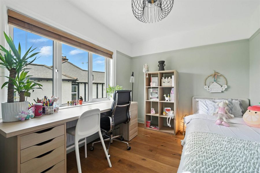 1 Harberton Park