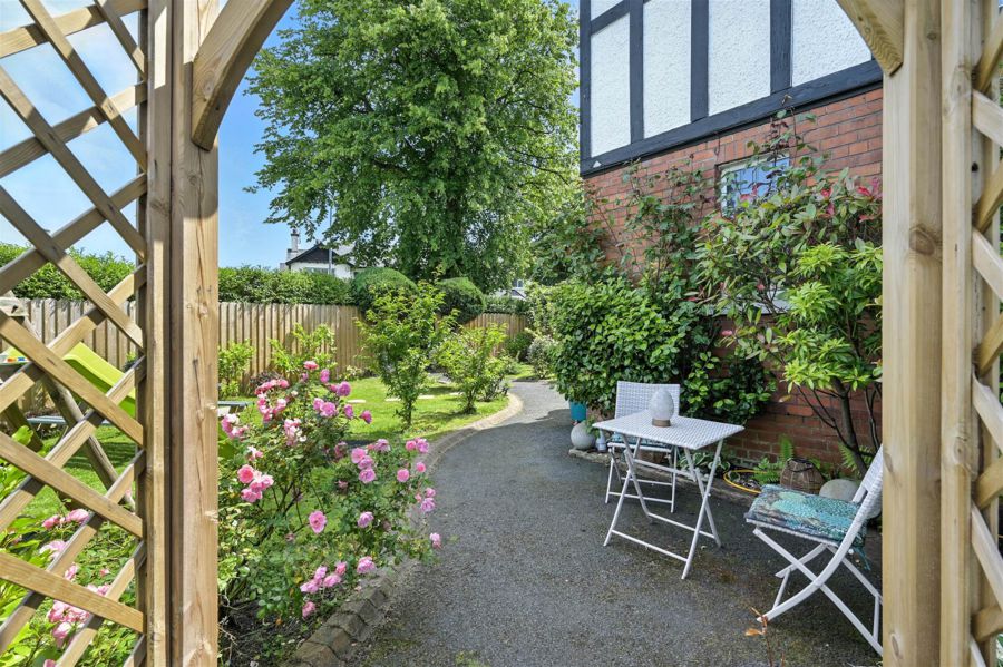1 Harberton Park